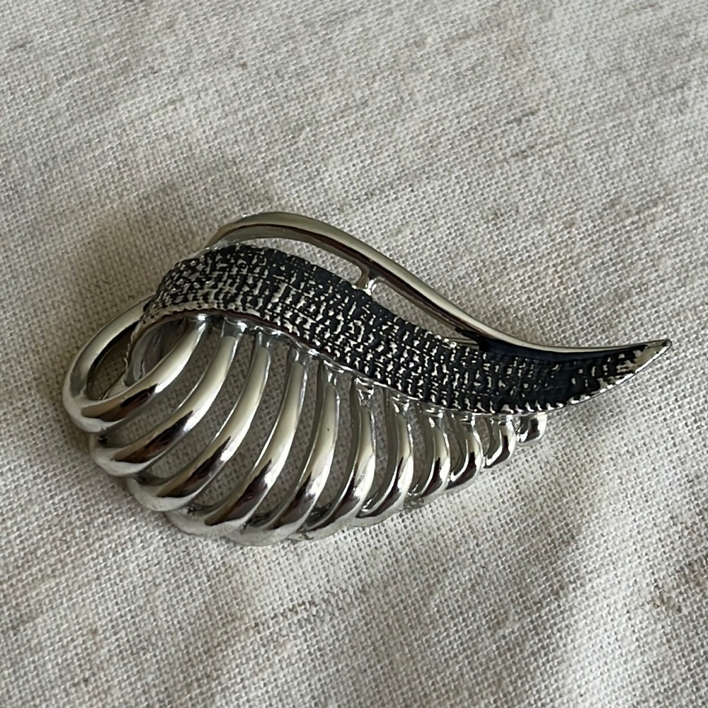 Vintage Marboux leaf brooch
